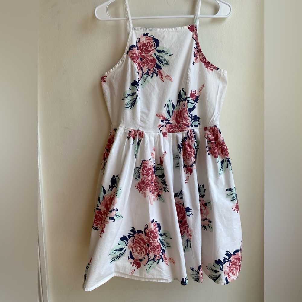 Charlotte Russe Dressed Floral Bib Neck Women’s Size L